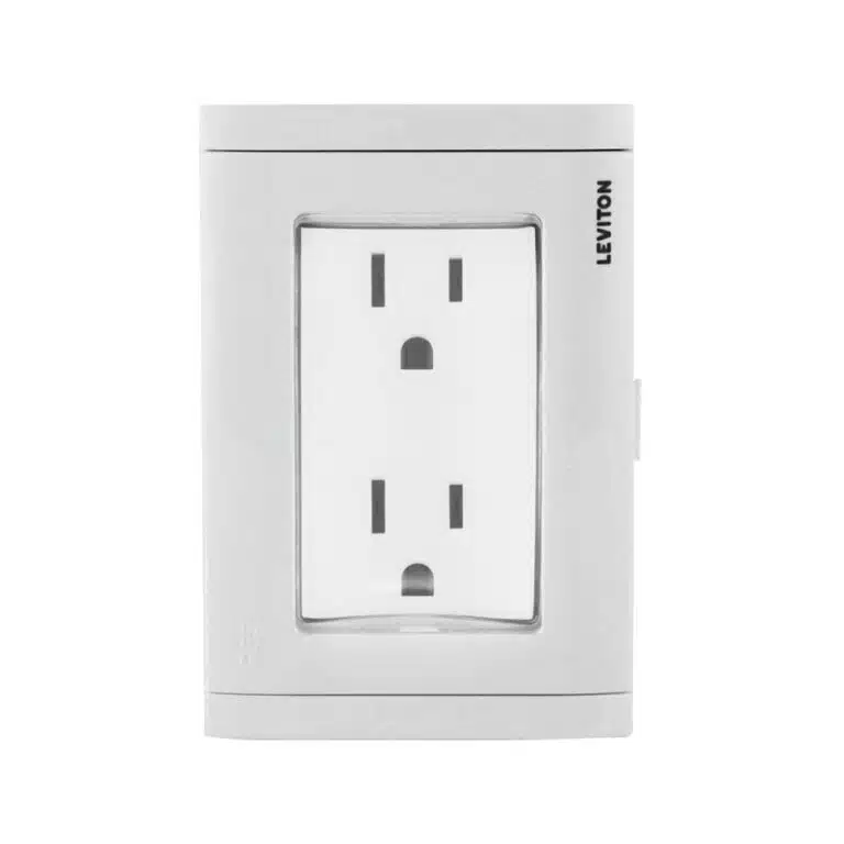 Placa Armada Para Intemperie De 3 Módulos Con Contacto Dúplex Stalo Kristalo Blanco Leviton Ec7468